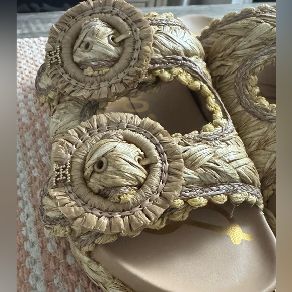 Reina Slide Sandals NWOT - Picture 4 of 9